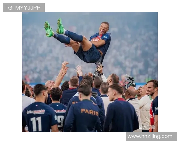 足总杯惊天逆转里昂5-1狂胜皇马争议判罚引发全场热议